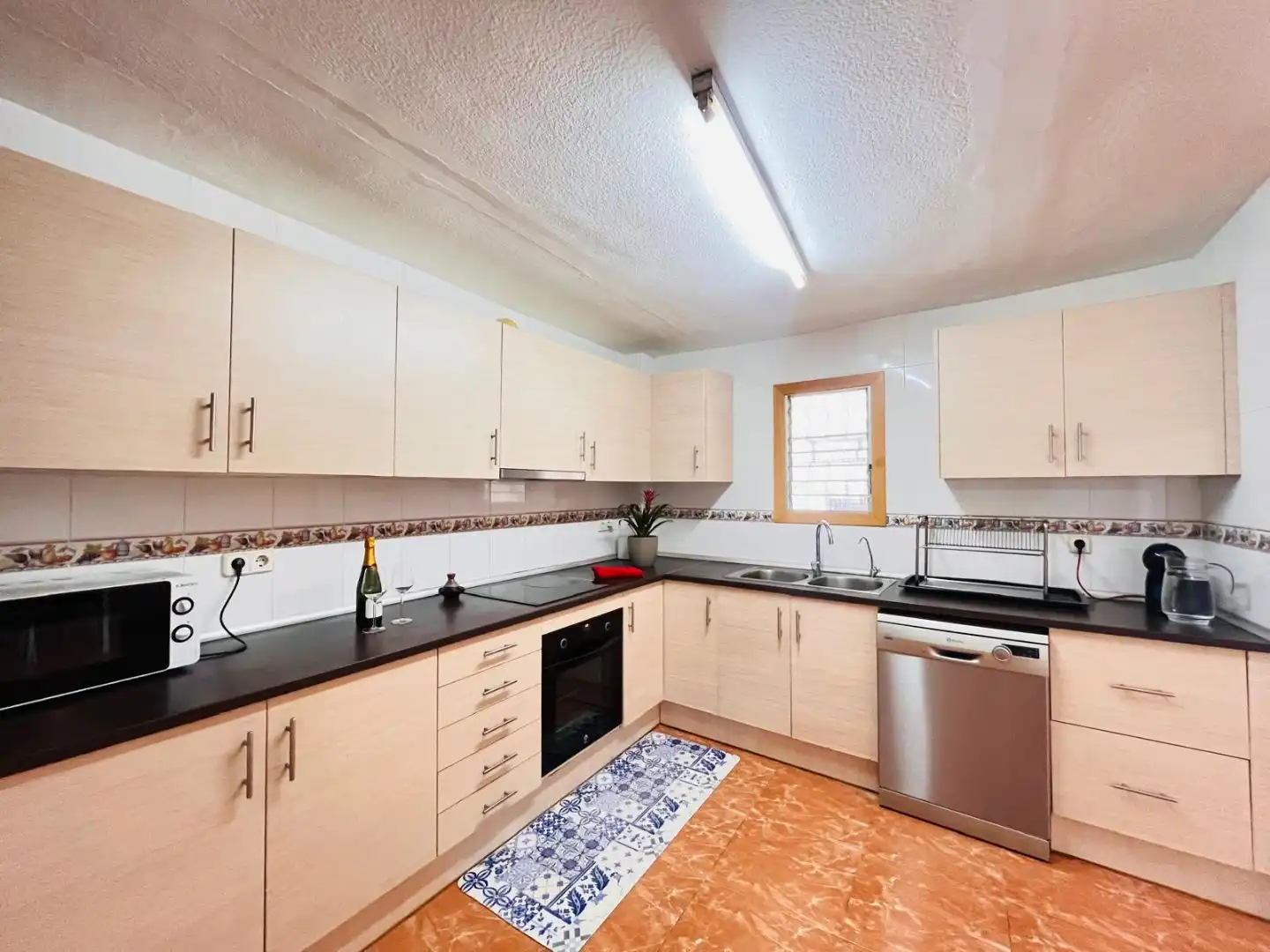Flat for sale in Carrer Ortega i Gasset, 7, Les Roquetes Kitchen of Flat for sale in Sant Pere de Ribes with Air Conditioner and Private garden