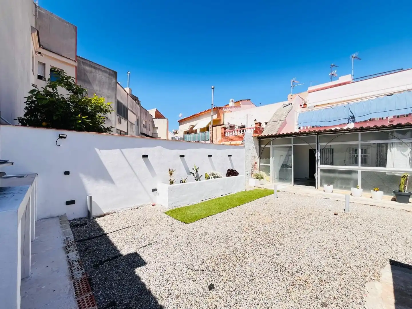 Flat for sale in Carrer Ortega i Gasset, 7, Les Roquetes Exterior view of Flat for sale in Sant Pere de Ribes with Air Conditioner and Private garden