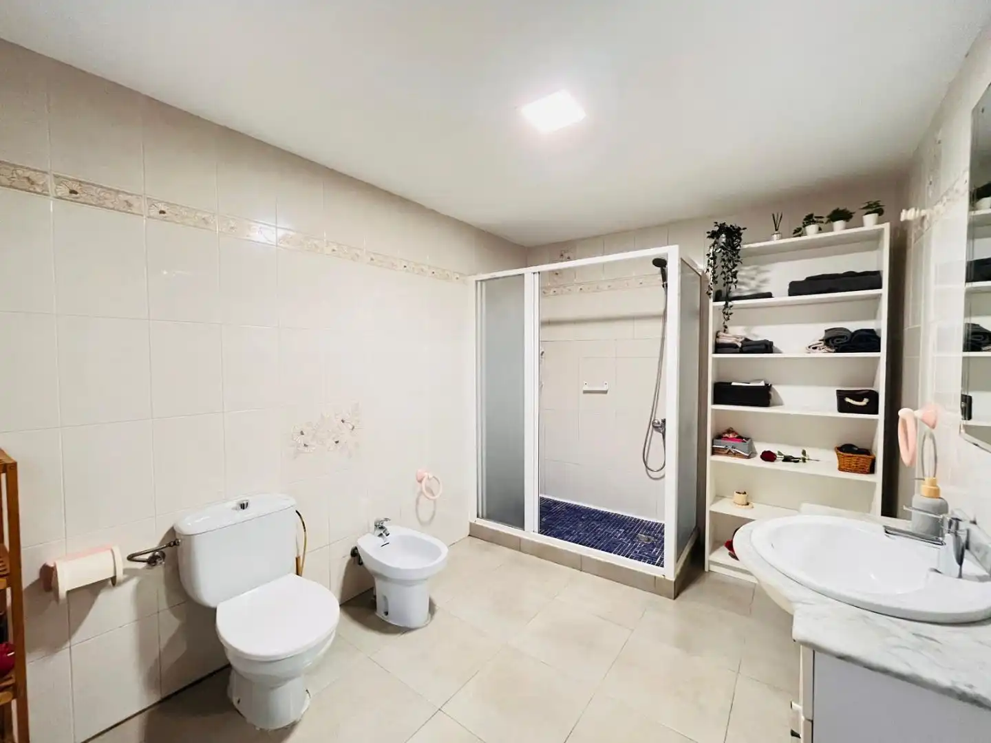 Flat for sale in Carrer Ortega i Gasset, 7, Les Roquetes Bathroom of Flat for sale in Sant Pere de Ribes with Air Conditioner and Private garden