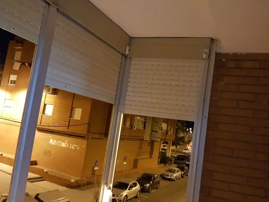 Piso de alquiler en Plaza Acuario, 1, Nuevo Parque - Los Rosales - Tráfico Pesado Vista exterior de Piso de alquiler en Huelva con Amueblado y Balcón