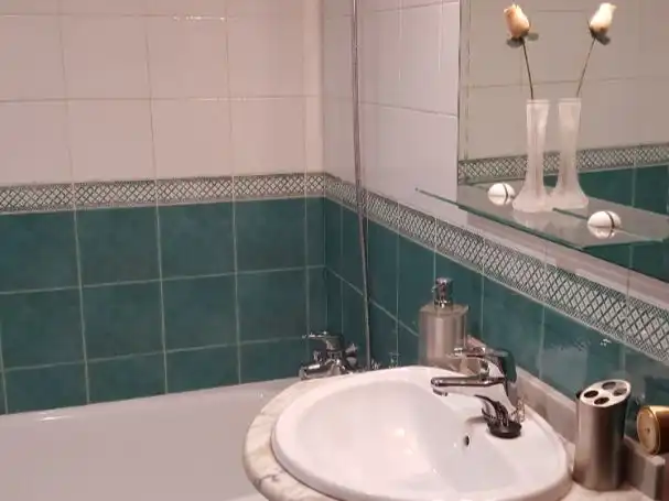 Piso de alquiler en Plaza Acuario, 1, Nuevo Parque - Los Rosales - Tráfico Pesado Baño de Piso de alquiler en Huelva con Amueblado y Balcón