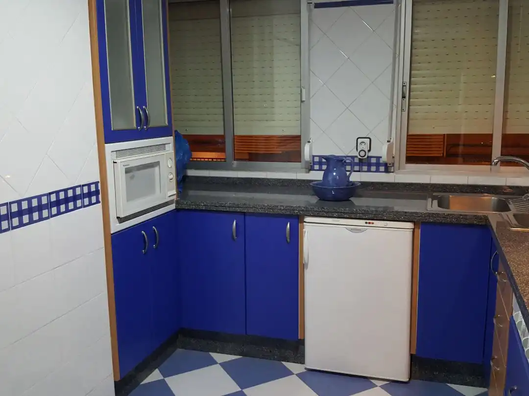 Piso de alquiler en Plaza Acuario, 1, Nuevo Parque - Los Rosales - Tráfico Pesado Cocina de Piso de alquiler en Huelva con Amueblado y Balcón