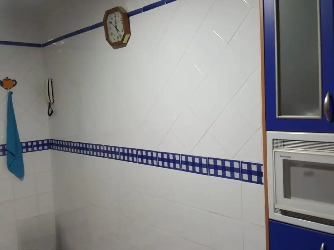 Piso de alquiler en Plaza Acuario, 1, Nuevo Parque - Los Rosales - Tráfico Pesado Baño de Piso de alquiler en Huelva con Amueblado y Balcón