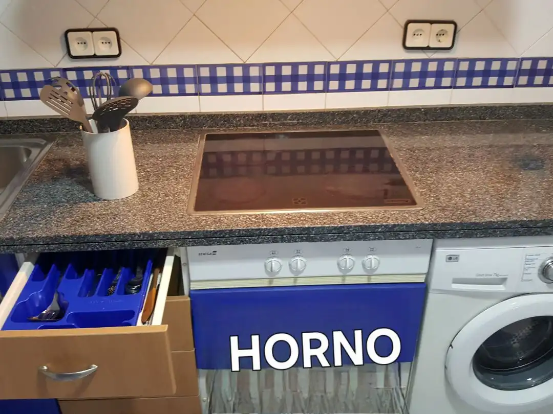 Piso de alquiler en Plaza Acuario, 1, Nuevo Parque - Los Rosales - Tráfico Pesado Cocina de Piso de alquiler en Huelva con Amueblado y Balcón