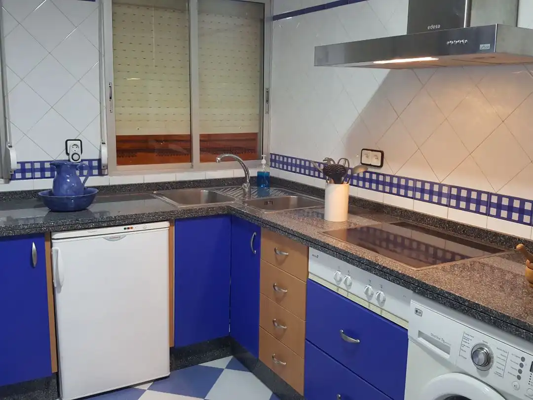 Piso de alquiler en Plaza Acuario, 1, Nuevo Parque - Los Rosales - Tráfico Pesado Cocina de Piso de alquiler en Huelva con Amueblado y Balcón