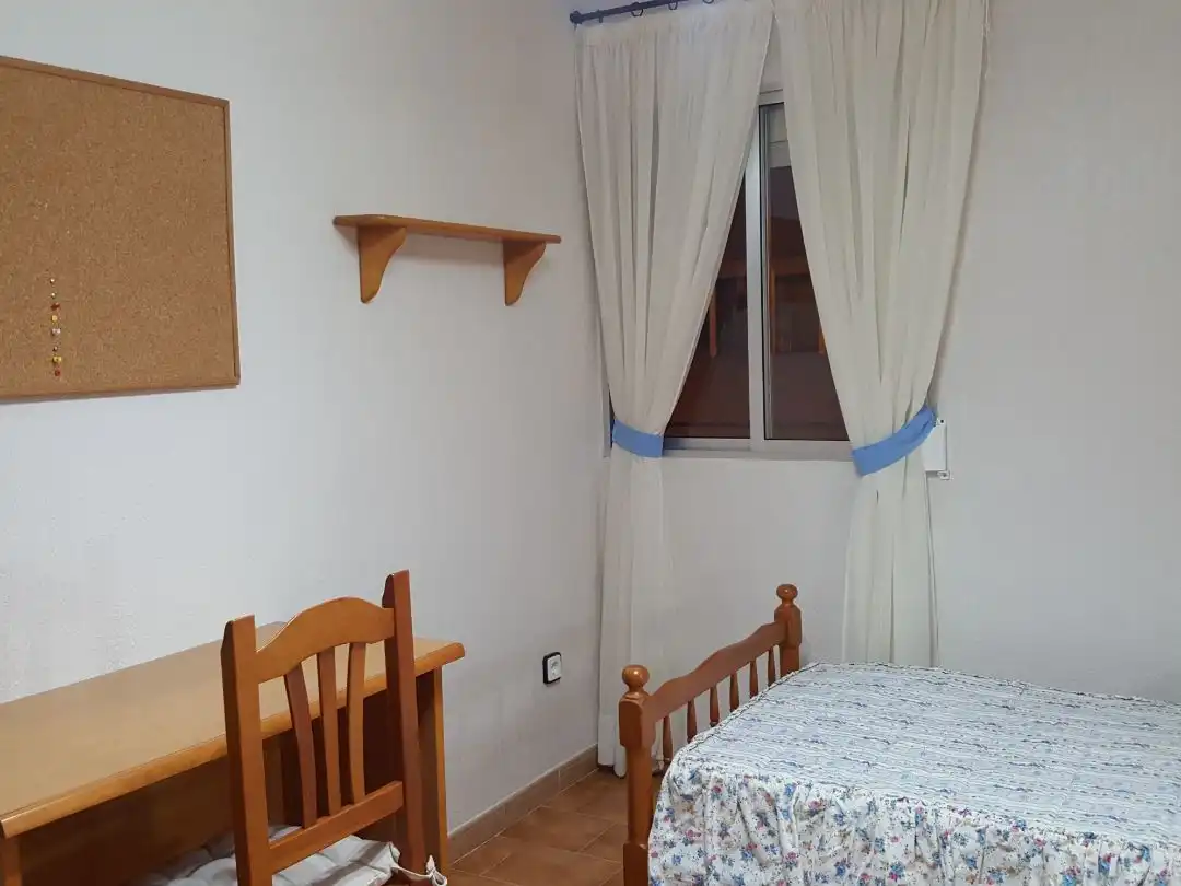 Piso de alquiler en Plaza Acuario, 1, Nuevo Parque - Los Rosales - Tráfico Pesado Habitación de Piso de alquiler en Huelva con Amueblado y Balcón