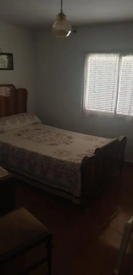 Dormitori de Casa o xalet en venda en Santa Cruz de la Zarza amb Terrassa, Moblat i Balcó