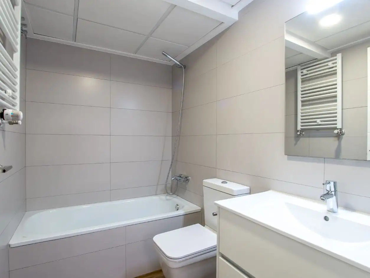 Flat for sale in Calle de la Fe, 8, Alberca Bathroom of Flat for sale in Murcia with Air Conditioner, Heating and Terrace