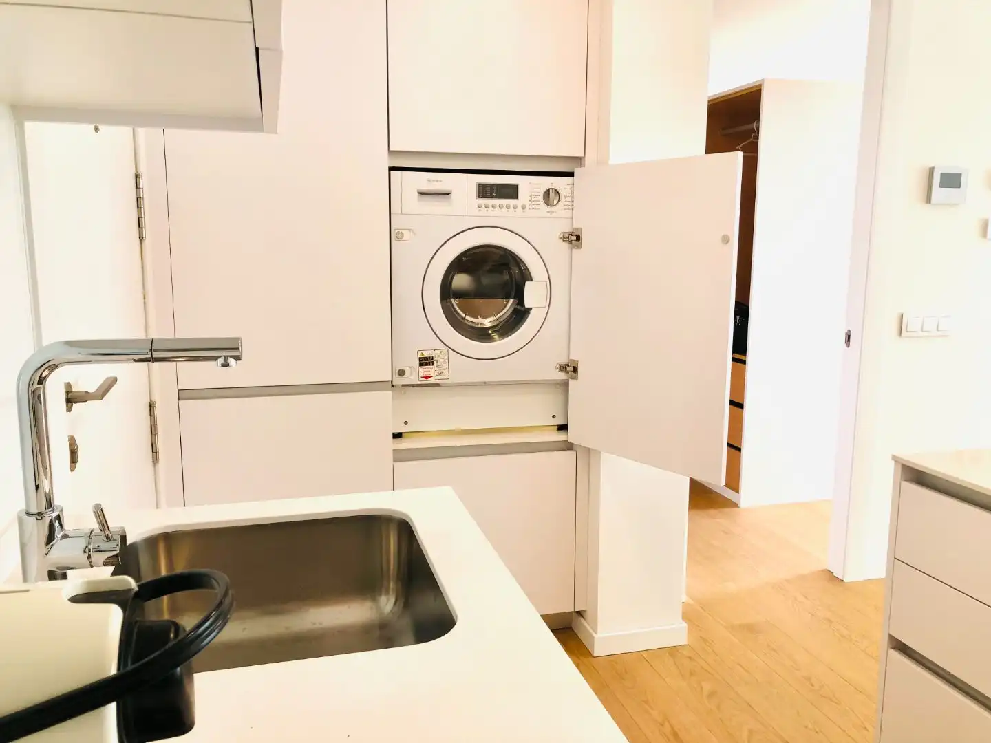 Kitchen of Flat for rent in Madrid  with Air Conditioner, Heating and Storage room