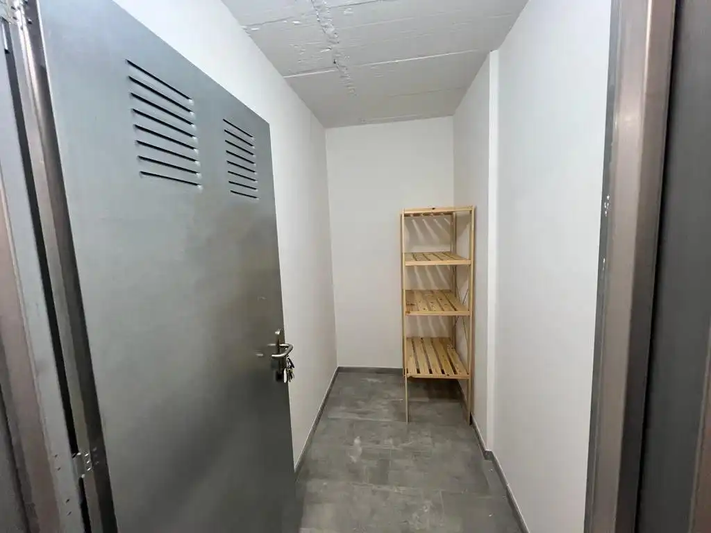 Flat for rent in Madrid  with Air Conditioner, Heating and Storage room