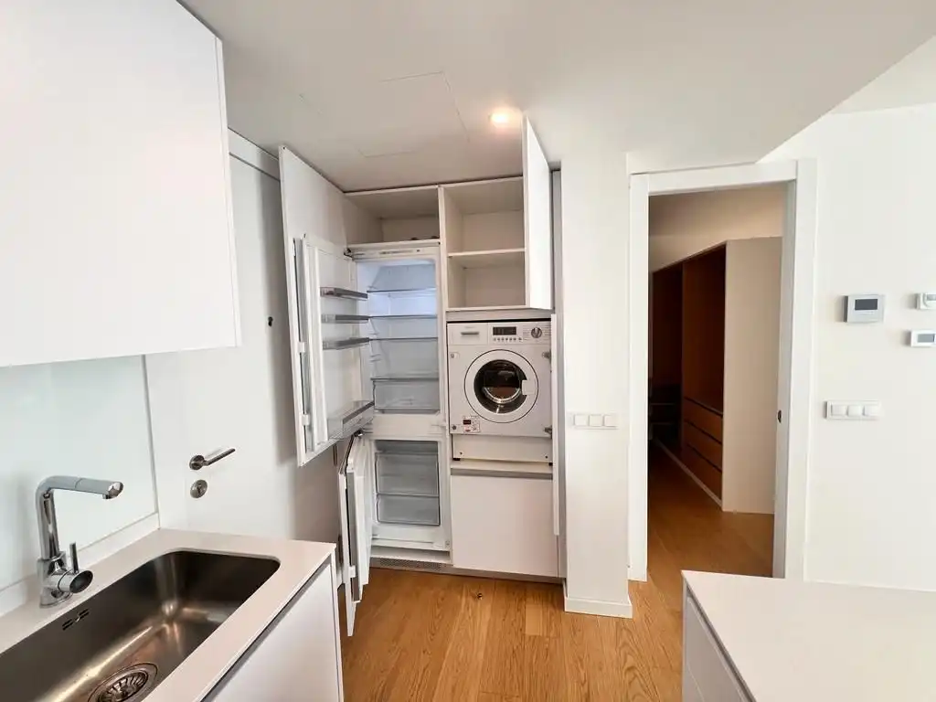 Kitchen of Flat for rent in Madrid  with Air Conditioner, Heating and Storage room