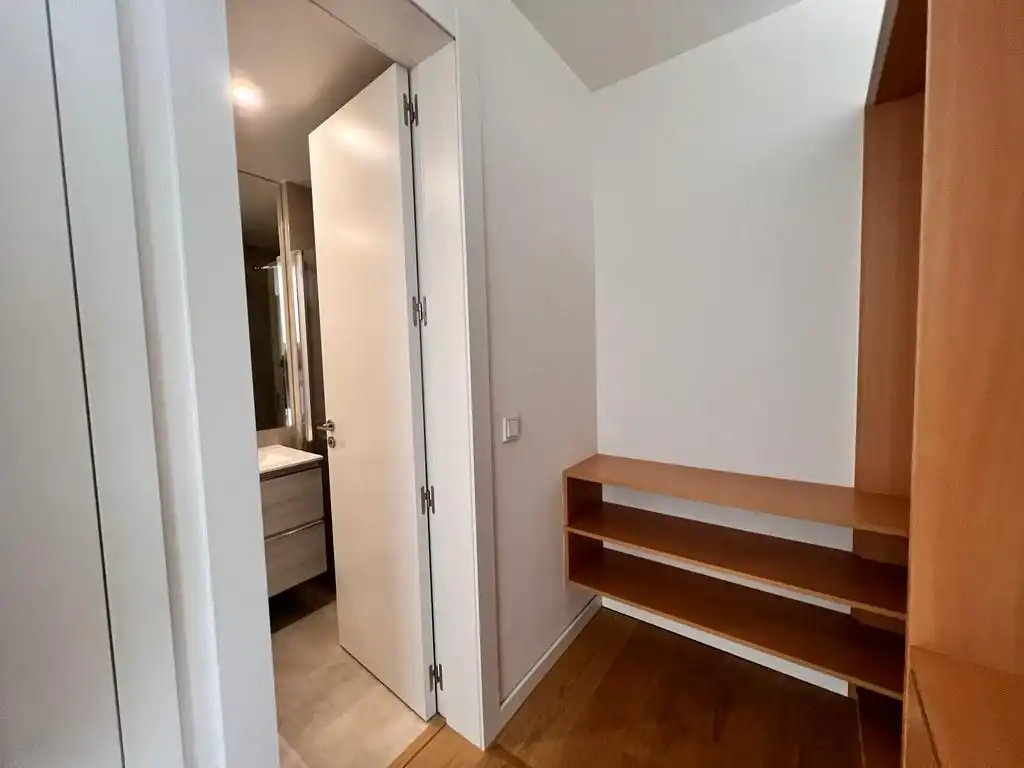 Flat for rent in Madrid  with Air Conditioner, Heating and Storage room