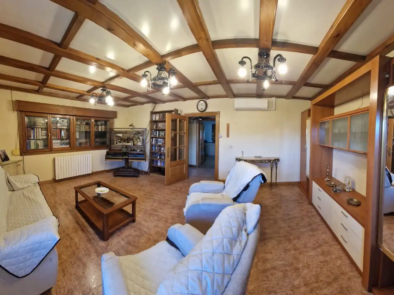 Sala de estar de Casa o chalet en venta en Valle de Yerri / Deierri con Aire acondicionado, Calefacción y Jardín privado