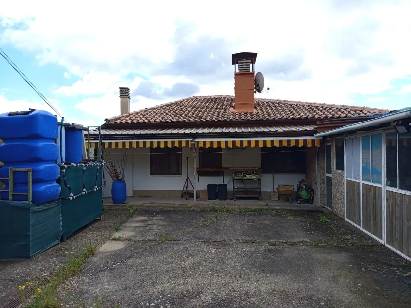 Vista exterior de Casa o chalet en venta en Valle de Yerri / Deierri con Aire acondicionado, Calefacción y Jardín privado