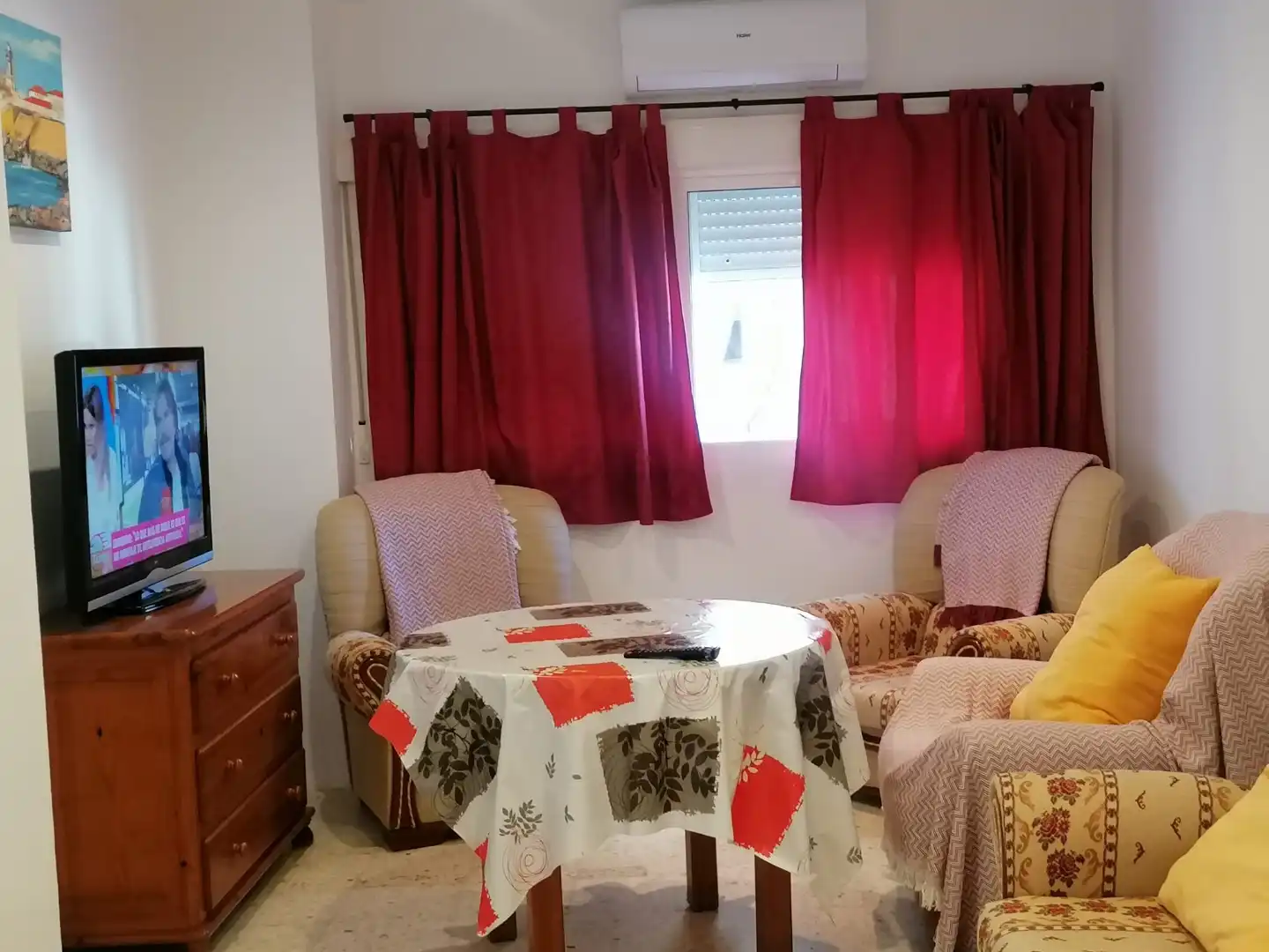 Sala d'estar de Pis de lloguer en Cádiz amb Aire condicionat i Moblat