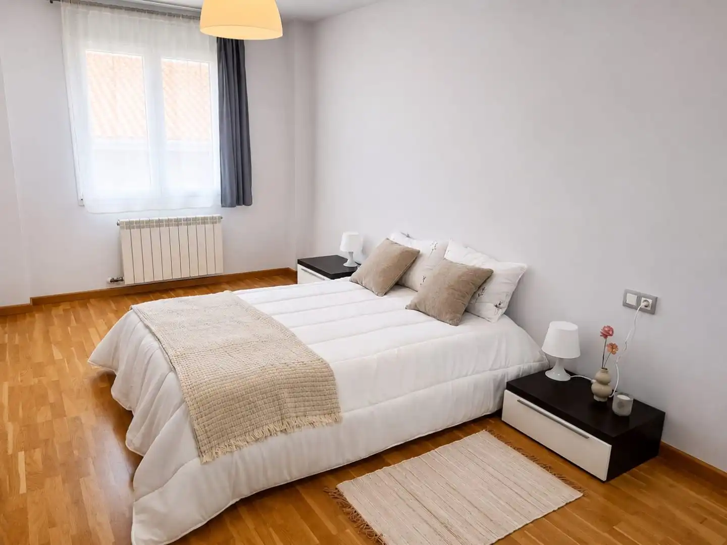 Piso en venta en Camino de Ubiercas, 3, Griseras - Gardachales Habitación de Piso en venta en Tudela con Terraza y Balcón