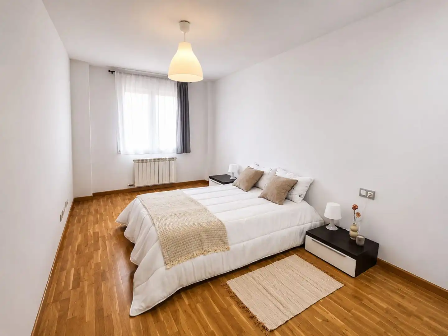 Piso en venta en Camino de Ubiercas, 3, Griseras - Gardachales Habitación de Piso en venta en Tudela con Terraza y Balcón