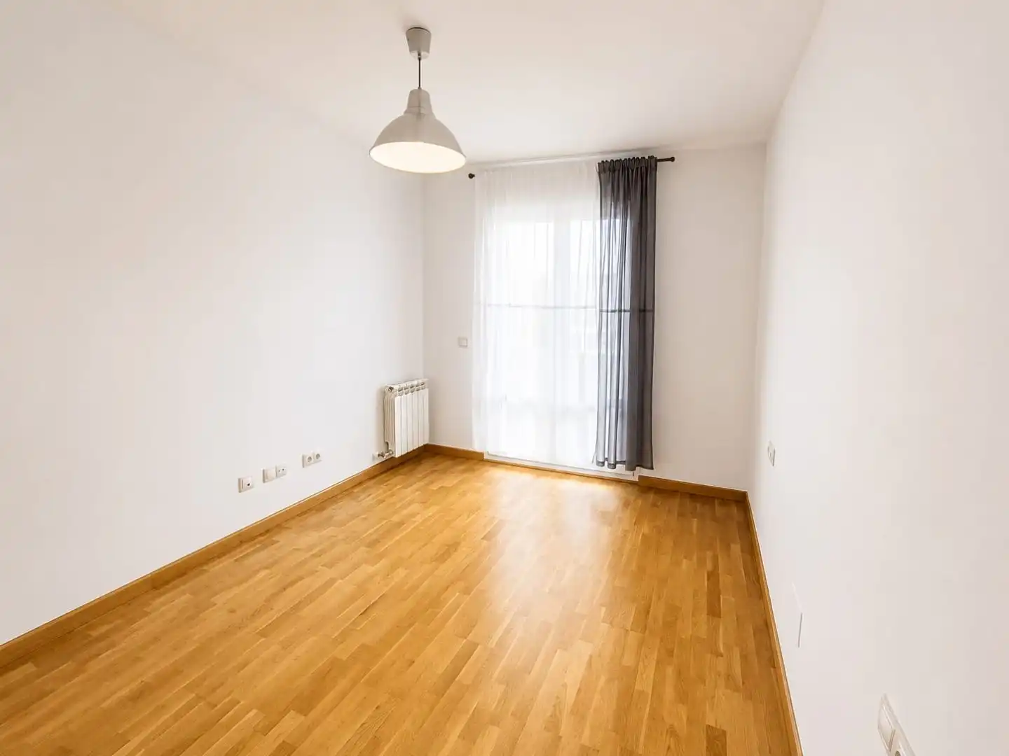 Piso en venta en Camino de Ubiercas, 3, Griseras - Gardachales Habitación de Piso en venta en Tudela con Terraza y Balcón