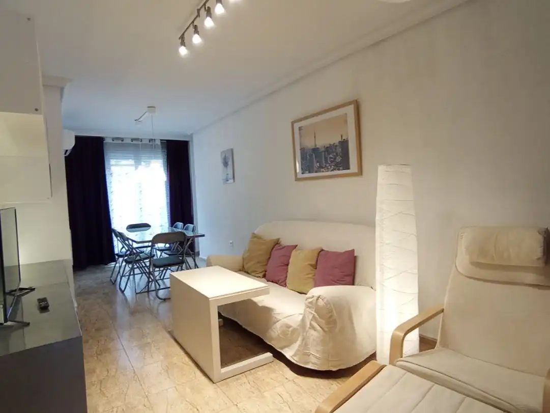 Piso de alquiler en Calle Olivares, 2, Puerta de Cuartos - Avda. de Portugal Sala de estar de Piso de alquiler en Talavera de la Reina con Aire acondicionado, Calefacción y Jardín privado