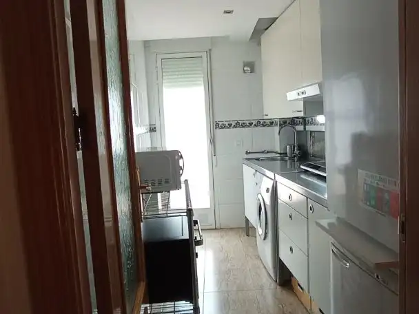 Piso de alquiler en Calle Olivares, 2, Puerta de Cuartos - Avda. de Portugal Cocina de Piso de alquiler en Talavera de la Reina con Aire acondicionado, Calefacción y Jardín privado