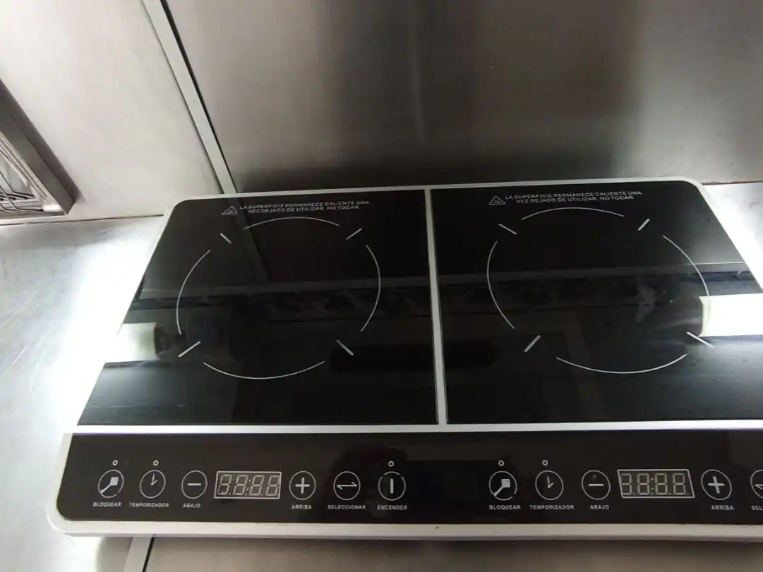 Piso de alquiler en Calle Olivares, 2, Puerta de Cuartos - Avda. de Portugal Cocina de Piso de alquiler en Talavera de la Reina con Aire acondicionado, Calefacción y Jardín privado
