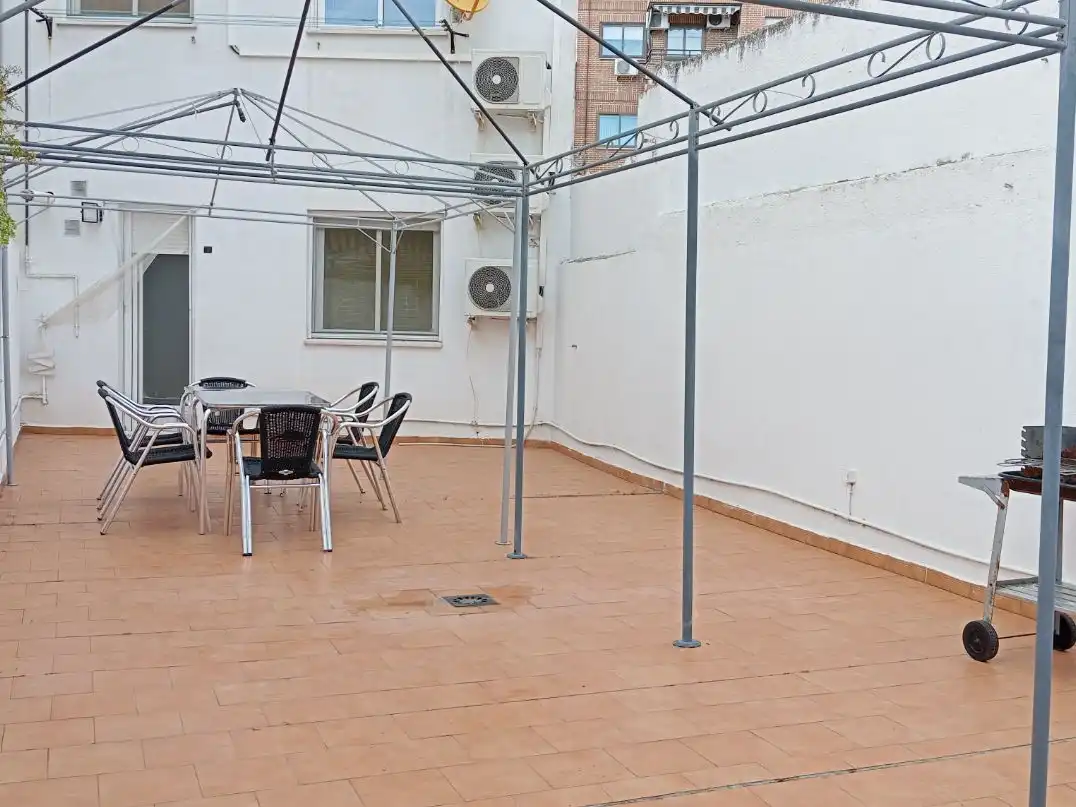 Piso de alquiler en Calle Olivares, 2, Puerta de Cuartos - Avda. de Portugal Terraza de Piso de alquiler en Talavera de la Reina con Aire acondicionado, Calefacción y Jardín privado