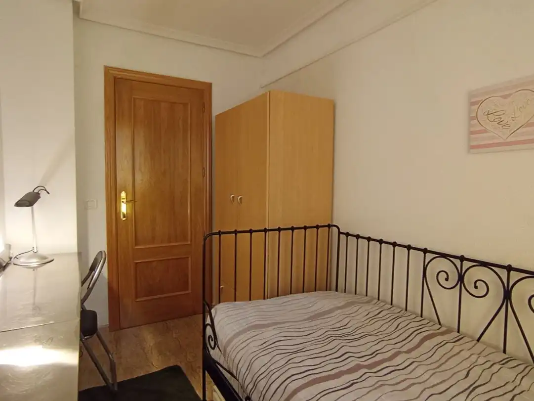 Piso de alquiler en Calle Olivares, 2, Puerta de Cuartos - Avda. de Portugal Habitación de Piso de alquiler en Talavera de la Reina con Aire acondicionado, Calefacción y Jardín privado