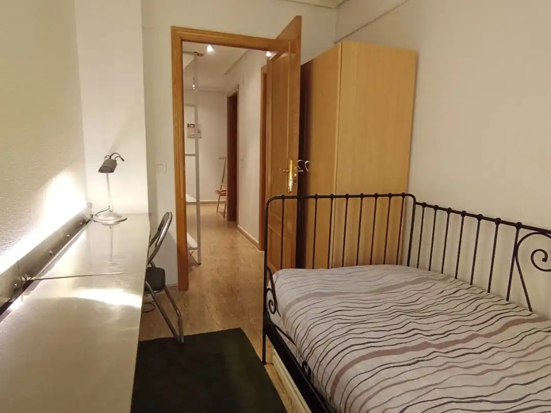 Piso de alquiler en Calle Olivares, 2, Puerta de Cuartos - Avda. de Portugal Habitación de Piso de alquiler en Talavera de la Reina con Aire acondicionado, Calefacción y Jardín privado