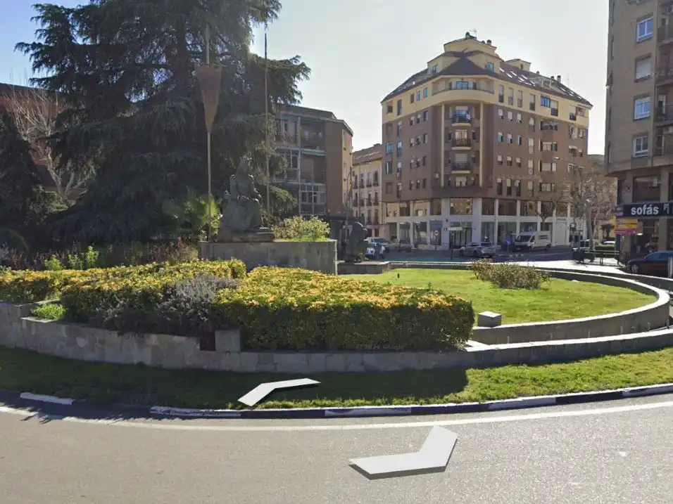 Piso de alquiler en Calle Olivares, 2, Puerta de Cuartos - Avda. de Portugal Vista exterior de Piso de alquiler en Talavera de la Reina con Aire acondicionado, Calefacción y Jardín privado