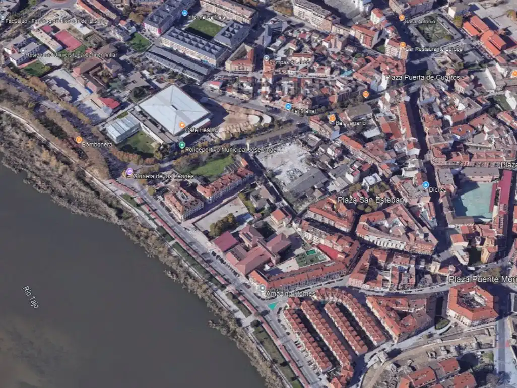 Piso de alquiler en Calle Olivares, 2, Puerta de Cuartos - Avda. de Portugal Vista exterior de Piso de alquiler en Talavera de la Reina con Aire acondicionado, Calefacción y Jardín privado