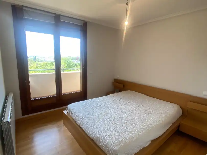 Pis en venda a Calle de la Sierra de Gredos, 1, Hospital Nuevo Dormitori de Pis en venda en Valladolid amb Calefacció, Parquet i Terrassa