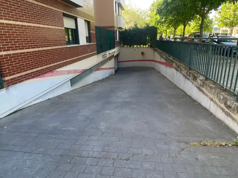 Pis en venda a Calle de la Sierra de Gredos, 1, Hospital Nuevo Aparcament de Pis en venda en Valladolid amb Calefacció, Parquet i Terrassa