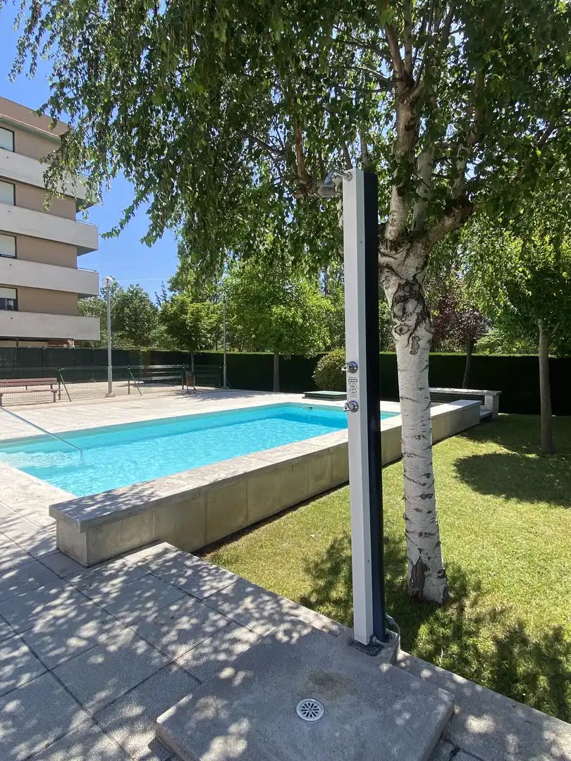 Pis en venda a Calle de la Sierra de Gredos, 1, Hospital Nuevo Piscina de Pis en venda en Valladolid amb Calefacció, Parquet i Terrassa