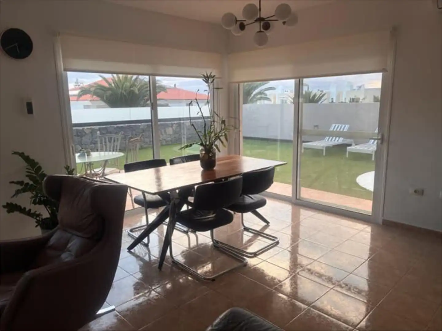 Esszimmer von Einfamilien-Reihenhaus zur Miete in Arona mit Privatgarten, Terrasse und Schwimmbad