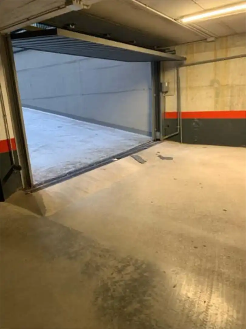 Garage zur Miete in Usansolo
