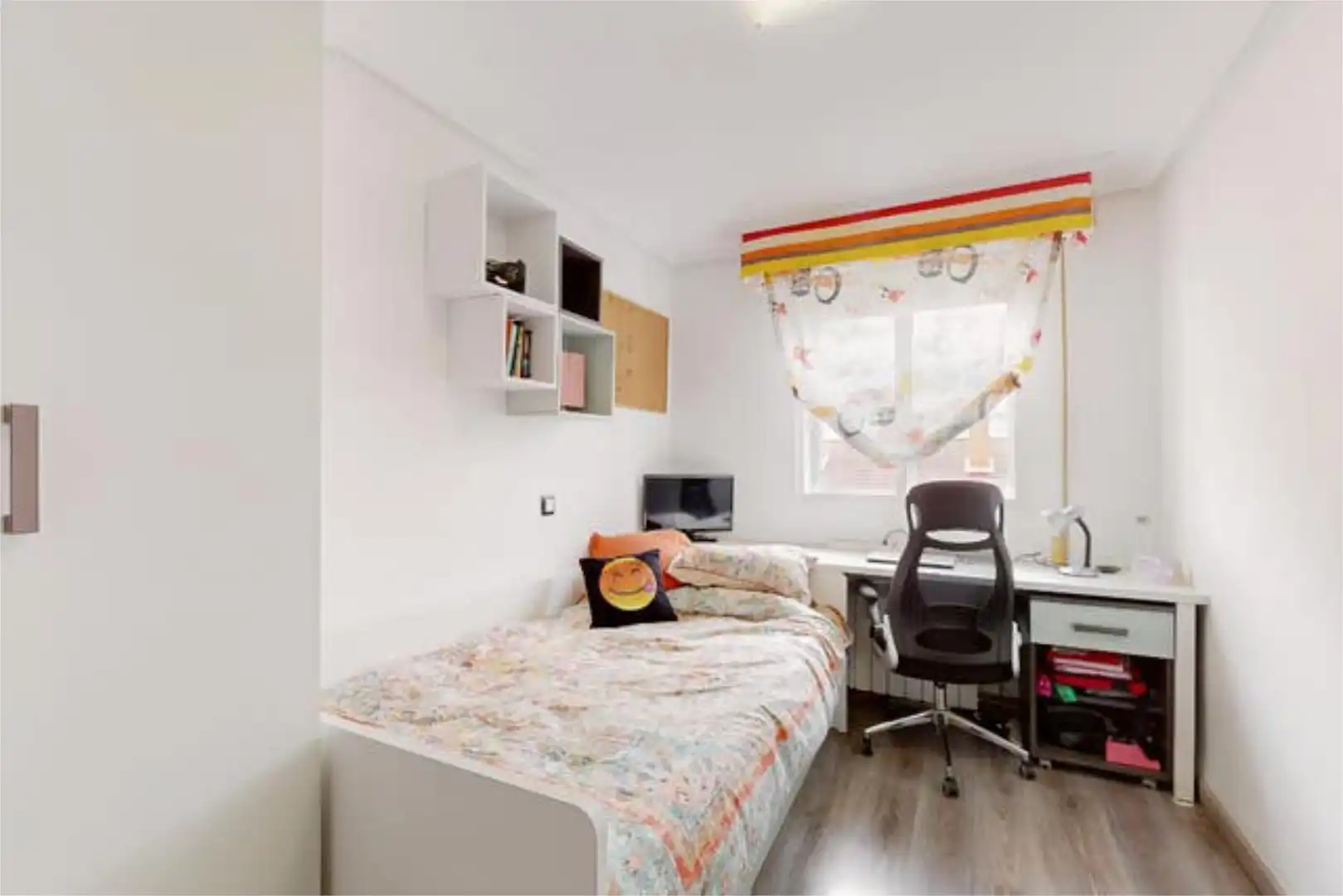 Piso de alquiler en San Jorge Habitación de Piso de alquiler en Pamplona / Iruña con Calefacción, Terraza y Amueblado