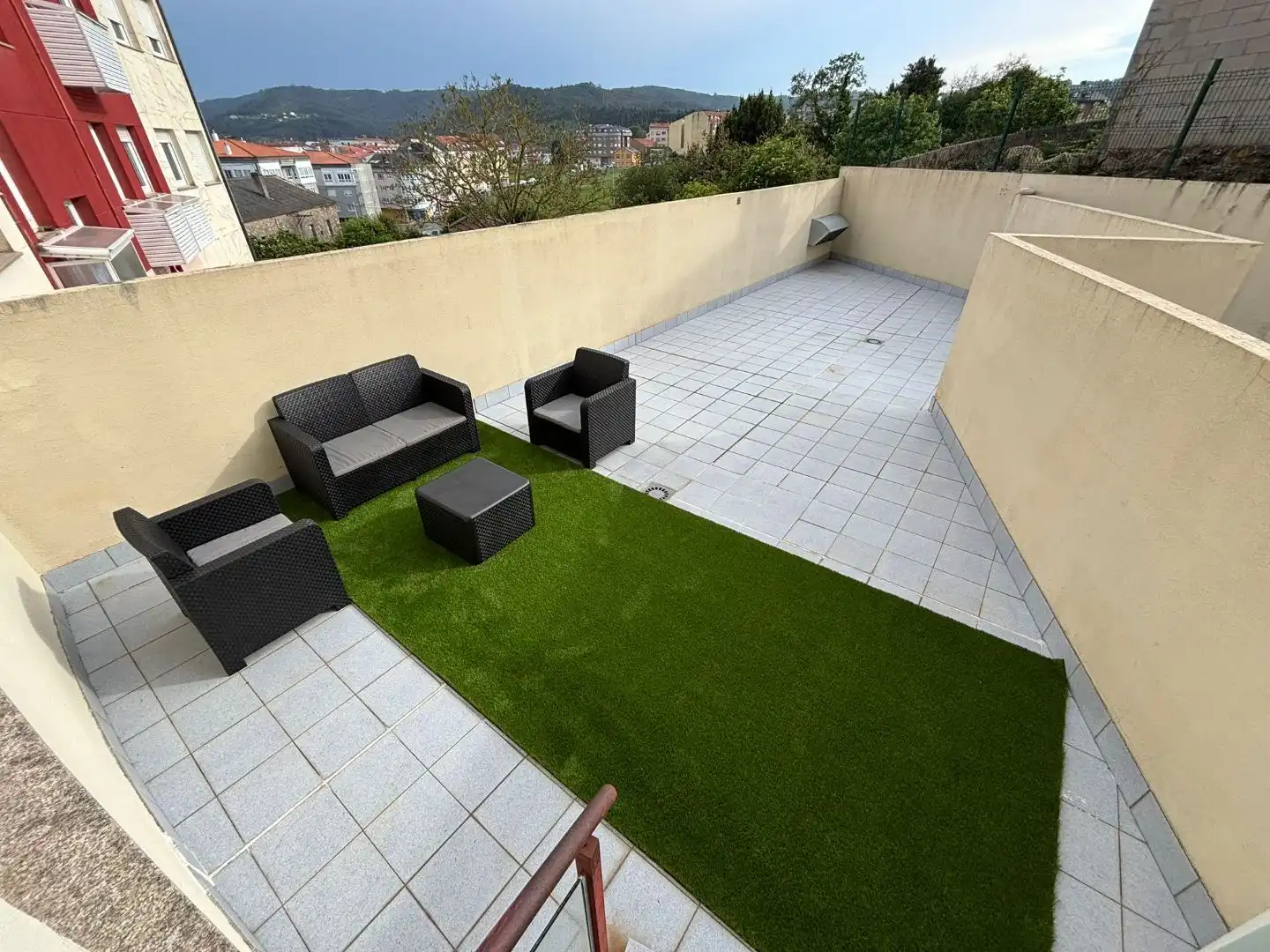 Terrassa de Pis de lloguer en Arteixo amb Calefacció, Jardí privat i Parquet