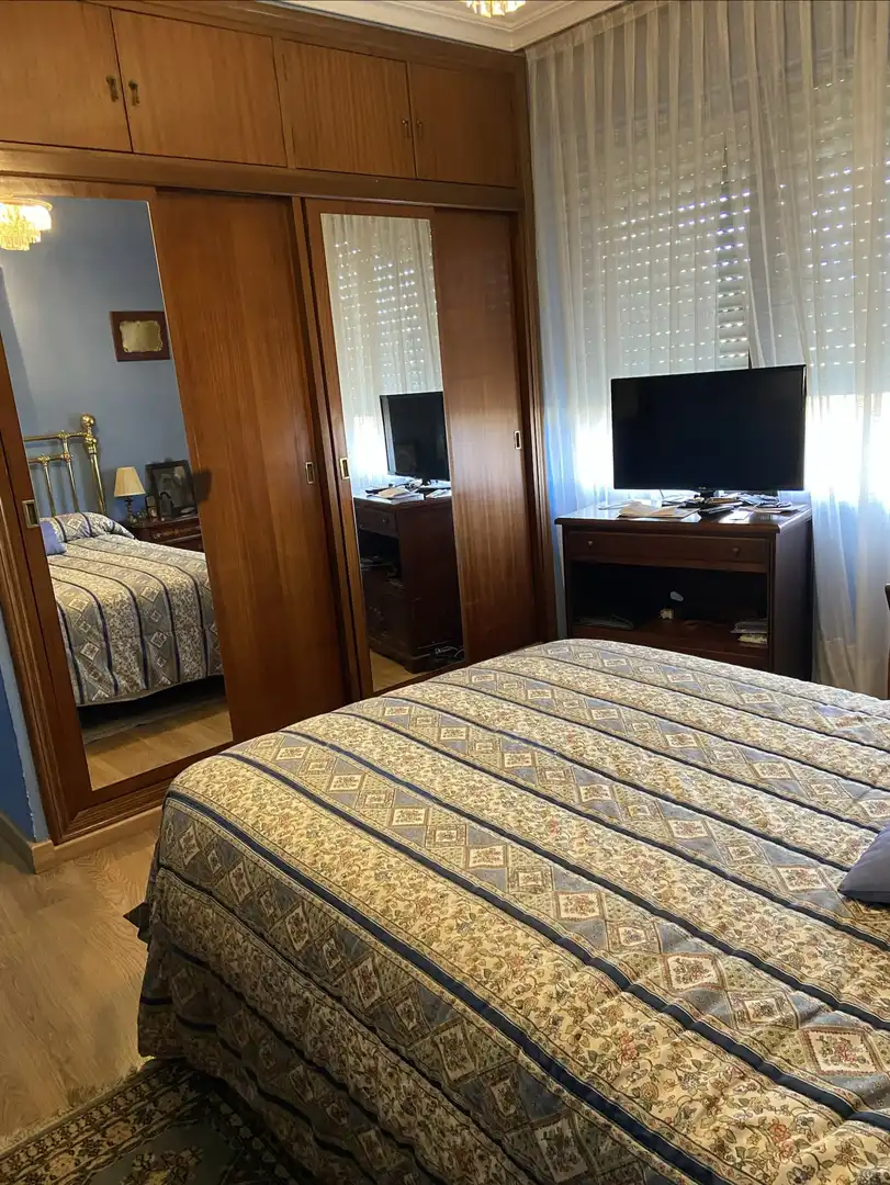 Casa o xalet en venda a Calle Lucero del Alba, 12, Palomares del Río Dormitori de Casa o xalet en venda en Palomares del Río amb Aire condicionat, Terrassa i Piscina