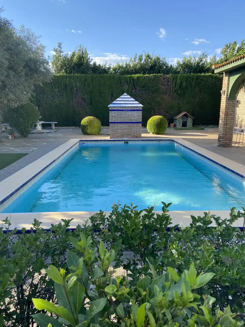 Casa o xalet en venda a Calle Lucero del Alba, 12, Palomares del Río Piscina de Casa o xalet en venda en Palomares del Río amb Aire condicionat, Terrassa i Piscina