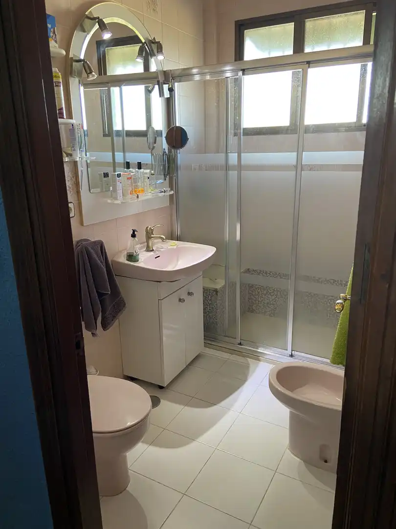 Casa o xalet en venda a Calle Lucero del Alba, 12, Palomares del Río Bany de Casa o xalet en venda en Palomares del Río amb Aire condicionat, Terrassa i Piscina