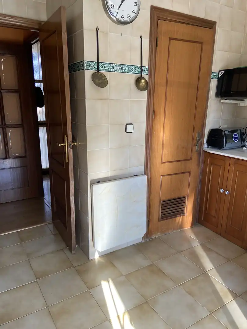 Casa o xalet en venda a Calle Lucero del Alba, 12, Palomares del Río Bany de Casa o xalet en venda en Palomares del Río amb Aire condicionat, Terrassa i Piscina