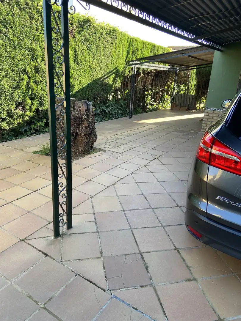 Casa o xalet en venda a Calle Lucero del Alba, 12, Palomares del Río Aparcament de Casa o xalet en venda en Palomares del Río amb Aire condicionat, Terrassa i Piscina