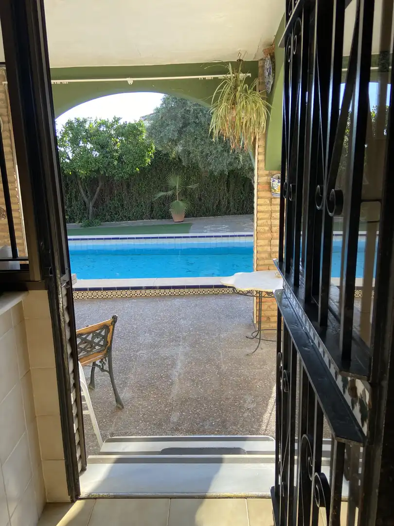 Casa o xalet en venda a Calle Lucero del Alba, 12, Palomares del Río Piscina de Casa o xalet en venda en Palomares del Río amb Aire condicionat, Terrassa i Piscina