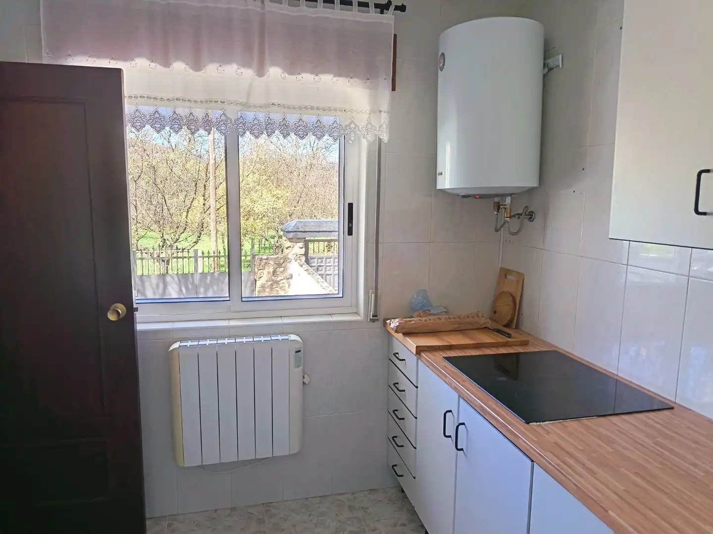 Detached homes for rent in Barrio Alvarino, 4, Galende Kitchen of Detached homes for rent in Galende with Heating, Private garden and Terrace