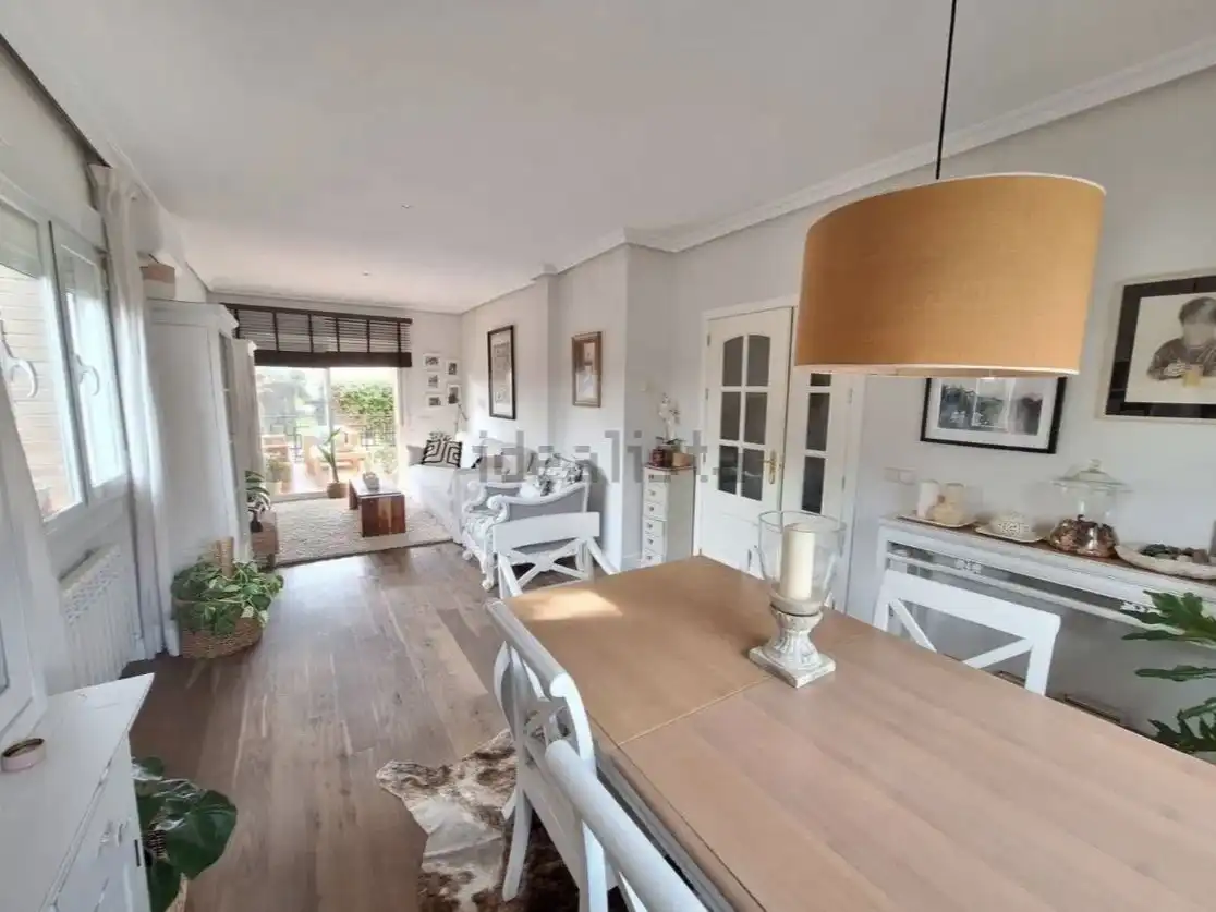 Casa o chalet en venta en Avenida de la Paz, 59, Griñón Comedor de Casa o chalet en venta en Griñón con Aire acondicionado y Terraza