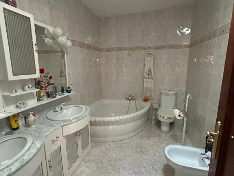 Detached homes for sale in Calle San Roque, 14, Siruela Bathroom of Detached homes for sale in Siruela with Air Conditioner, Terrace and Furnished