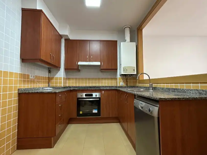 Piso de alquiler en de Viladomat, 76, Gràcia Cocina de Piso de alquiler en Sabadell con Aire acondicionado, Calefacción y Parquet