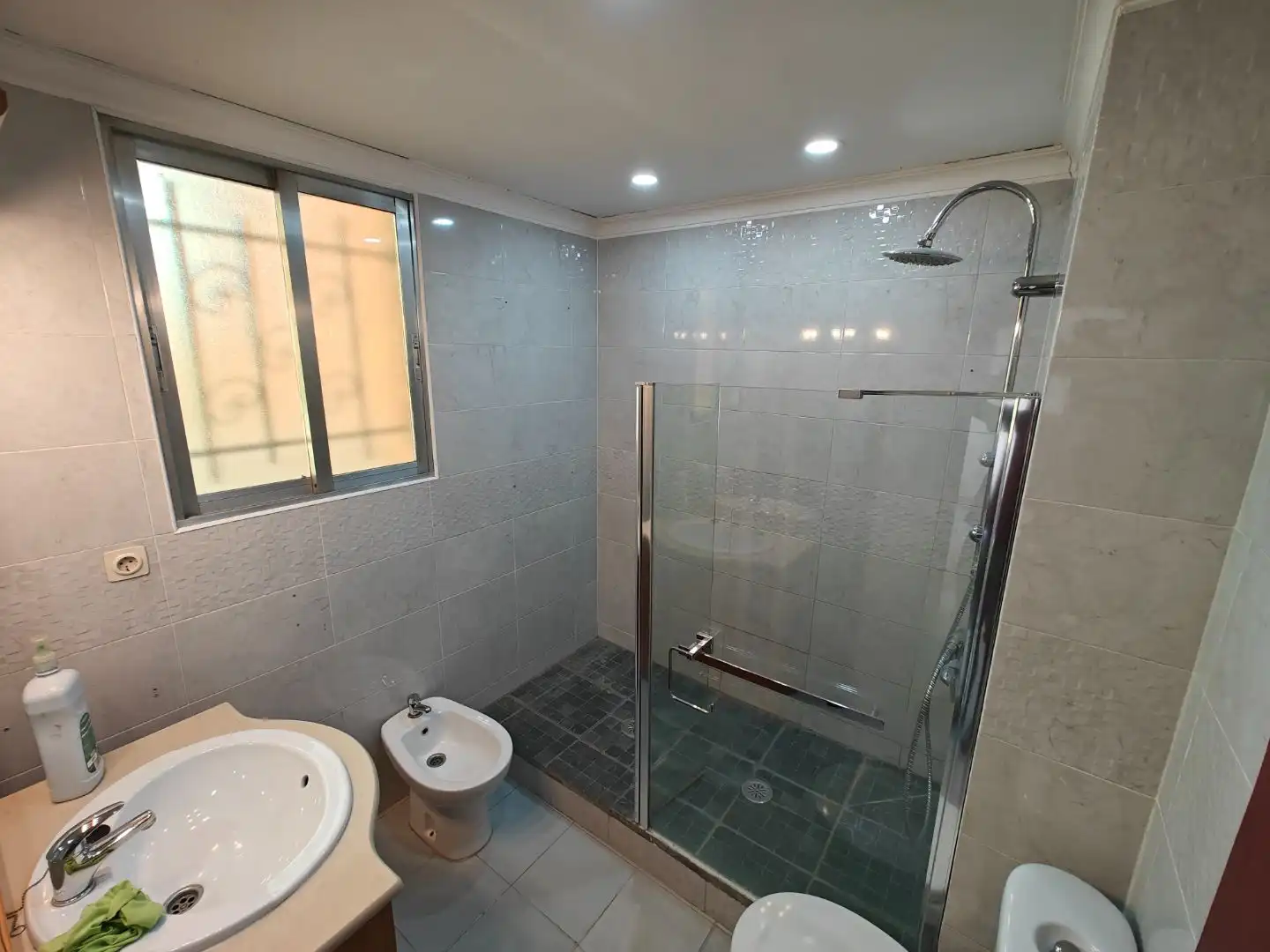 Casa adosada en venta en Carrer de Pompeu Fabra, 35, Alcoletge Baño de Casa adosada en venta en Alcoletge con Terraza y Balcón