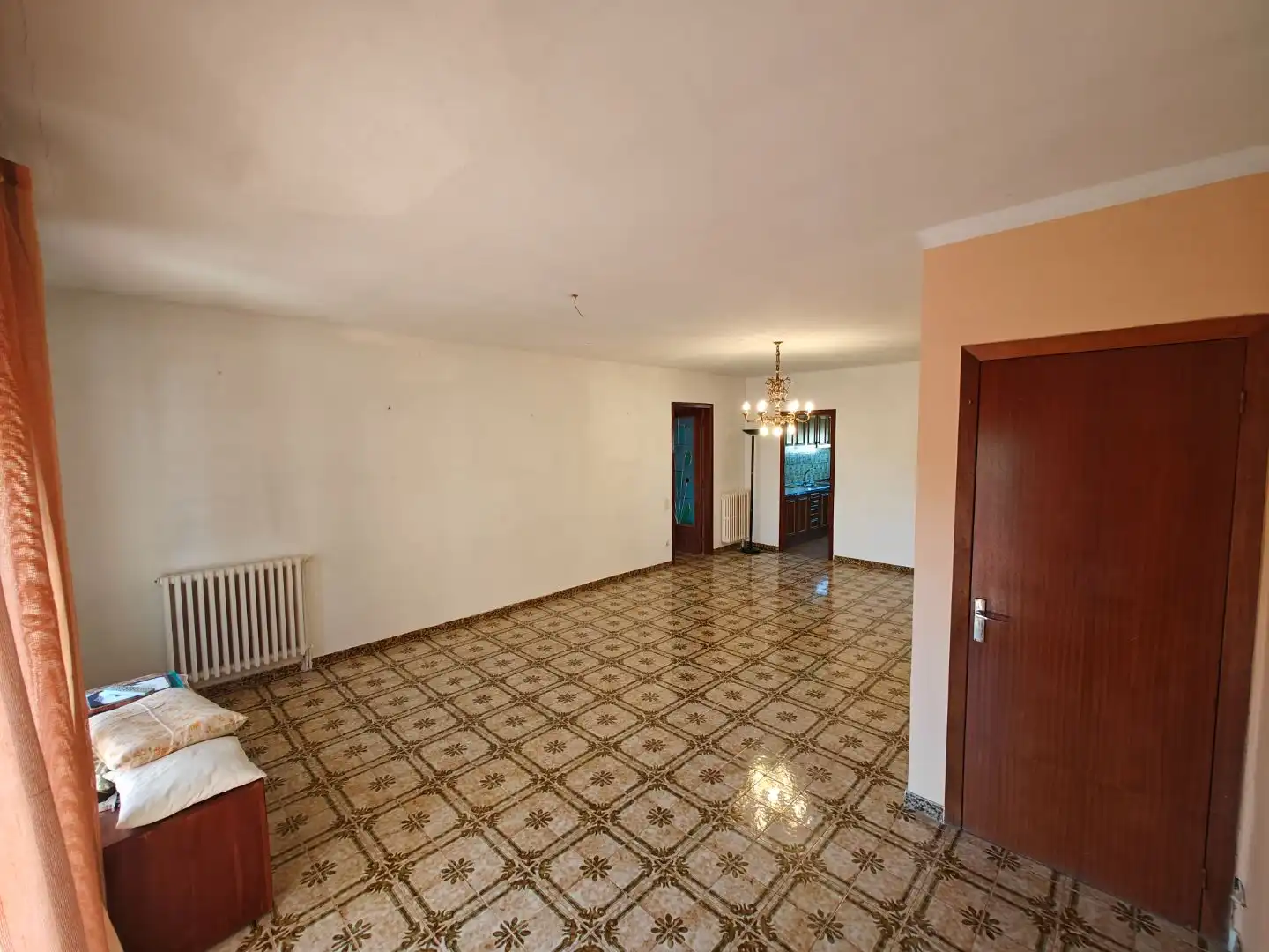Casa adosada en venta en Carrer de Pompeu Fabra, 35, Alcoletge Sala de estar de Casa adosada en venta en Alcoletge con Terraza y Balcón