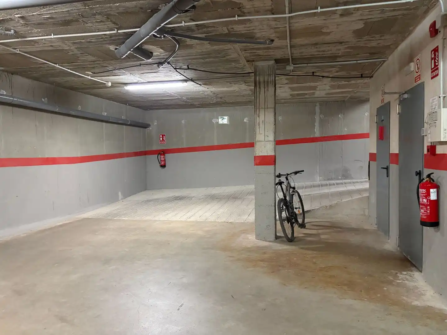 Wohnung zum Verkauf in Carrer Antón Agullana, 14, Montilivi Parkplatz von Wohnung zum Verkauf in Girona Capital mit Klimaanlage